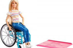Mattel Barbie Fashionistas Cadeira de Rodas